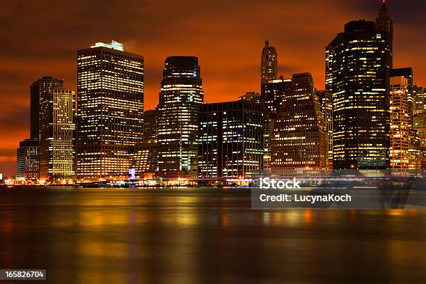 뉴욕 시의 스카이라인 야간에만 가로등에 대한 스톡 사진 및 기타 이미지 - 가로등, 강, 건물 외관