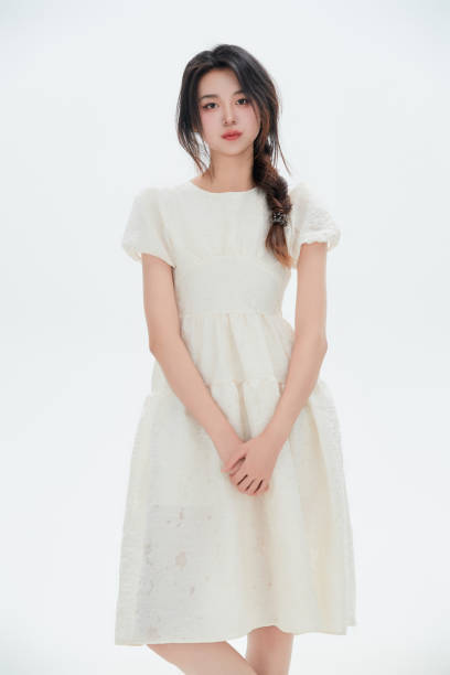 istock A Chinese female college student against a white background 1658276855