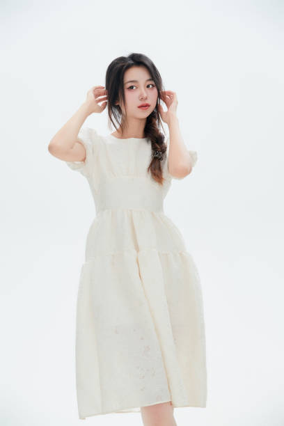 istock A Chinese female college student against a white background 1658277036
