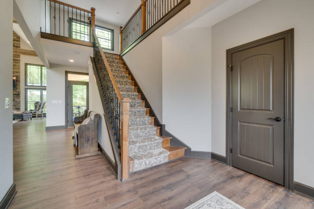 istock Open second story view from main entrance hall 1658376543