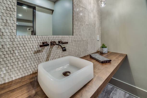 istock Gorgeous bathroom with mosaic tile backsplash 1658397070