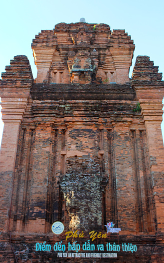 In contrast to the urban beauty with buildings close together and the sound of traffic passing by, Nhan Tower has a peaceful beauty when covered by a fresh green forest with a view towards the Da Rang River. Nhan Tower is one of the ancient Champa temple structures built in the 12th century and up to now. This place is honored as a special national relic and also an architectural and artistic relic of Phu Yen province