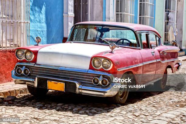 Clássico Antigo Carro Em Trindade - Fotografias de stock e mais imagens de 1950-1959 - 1950-1959, Abstrato, América Latina