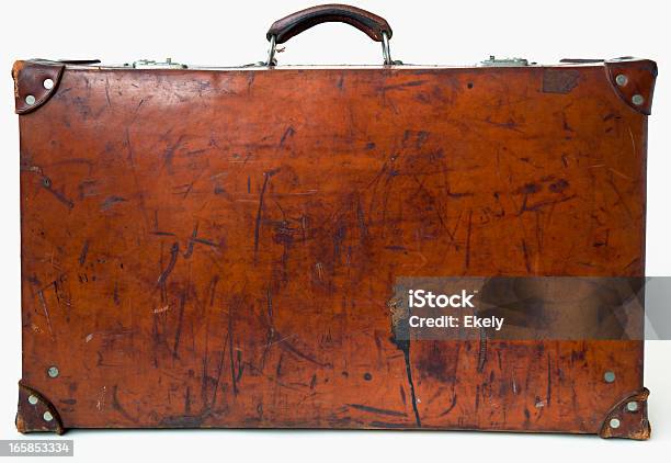 Retrokoffer Stehend Auf Dem Boden Stockfoto und mehr Bilder von Koffer - Koffer, Alt, Altertümlich