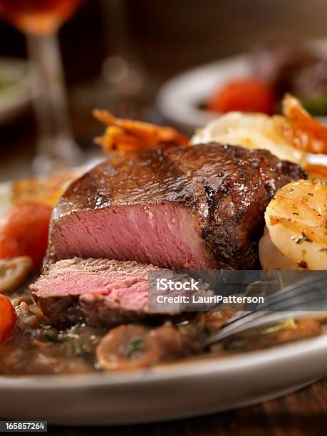 Rinderfilet Tenderloin Steak Stockfoto und mehr Bilder von Steak - Steak, Surf and Turf, Speisen