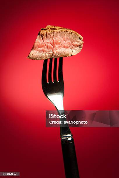 Sztuka A Grillowany Stek - zdjęcia stockowe i więcej obrazów Mięso - Mięso, Czerwone tło, Grill