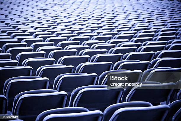 Foto de Arquibancadas Do Esporte Stadium e mais fotos de stock de Arquibancada - Arquibancada, Arquitetura, Assento