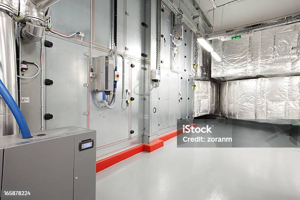 Technische Etage Stockfoto und mehr Bilder von Klimaanlage - Klimaanlage, Automatisiert, Kühlrost