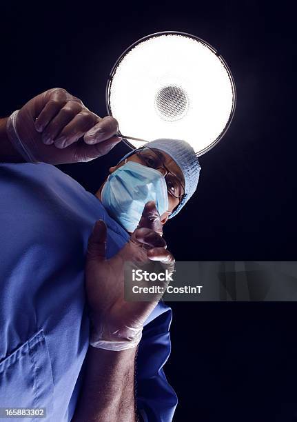 군의관 메스 건강관리와 의술에 대한 스톡 사진 및 기타 이미지 - 건강관리와 의술, 검은색, 검정색 배경