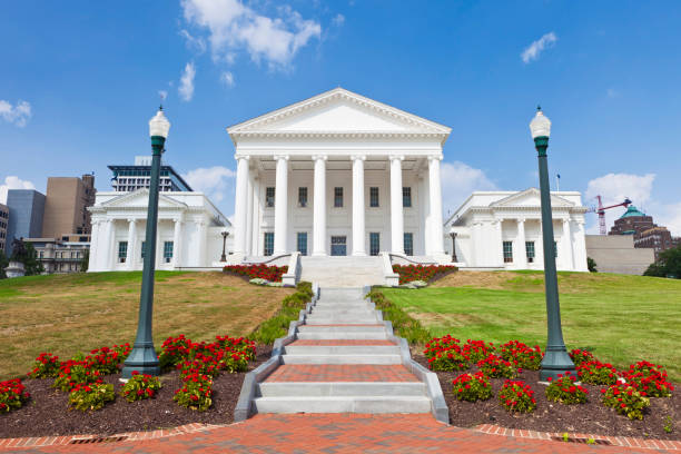 istock The State Capitol In Richmond, Virginia 165883427