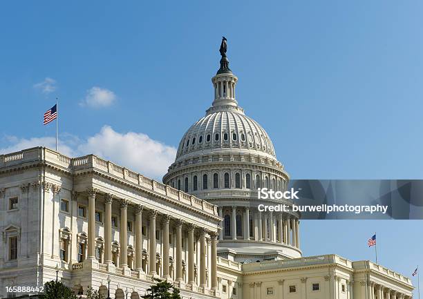 United States Capitol - Fotografie stock e altre immagini di Ambientazione esterna - Ambientazione esterna, Architettura, Bandiera degli Stati Uniti