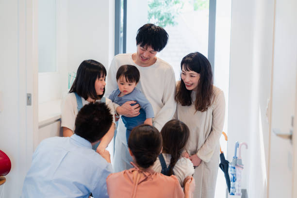 istock A family visiting their grandparents 1658885055