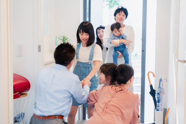 istock A family visiting their grandparents 1658885067