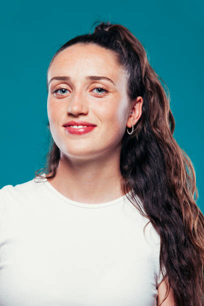 istock Fashionable young girl in studio 1658892673