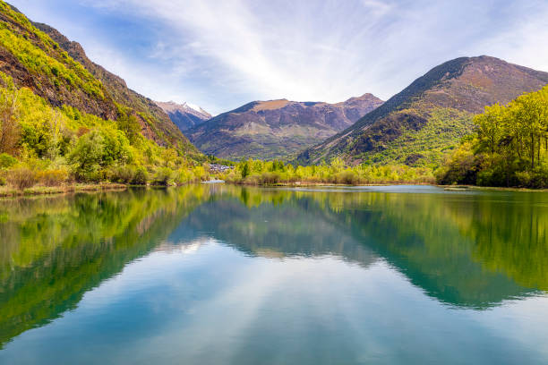 zbiornik cardet w vall de boí - vall de boi zdjęcia i obrazy z banku zdjęć