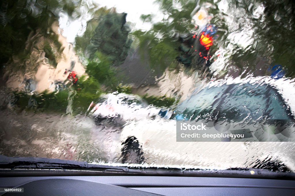 traffik durch den Regentag in Auto Fenster - Lizenzfrei Sturm Stock-Foto