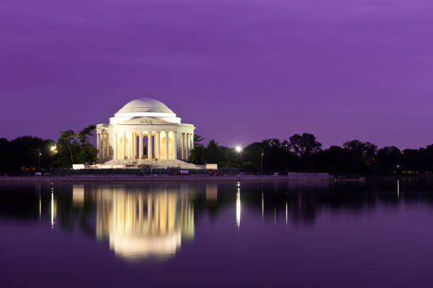 в мемориал джефферсона - washington dc night jefferson memorial memorial стоковые фото и изображения