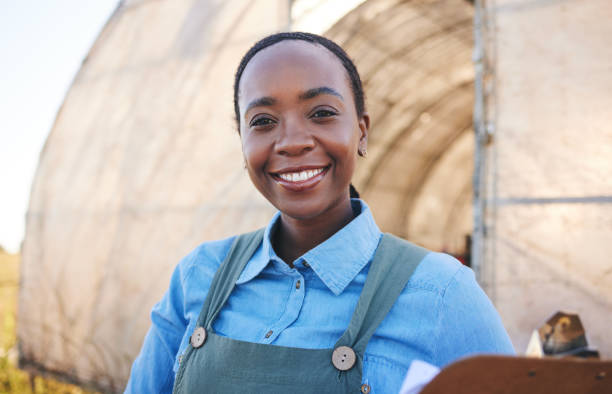 Black woman, portrait and farming with clipboard for sustainability, management or quality control in countryside. Face, smile and farmer with checklist for distribution stock at poultry supply chain Black woman, portrait and farming with clipboard for sustainability, management or quality control in countryside. Face, smile and farmer with checklist for distribution stock at poultry supply chain beautiful women giving head stock pictures, royalty-free photos & images