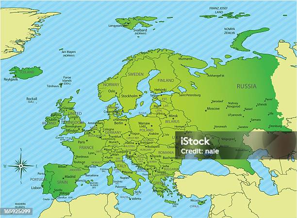 Vetores de A Europa Mapa De Verde Com Fronteiras E Nomes e mais imagens de Mapa - Mapa, Bússola, Clip Art