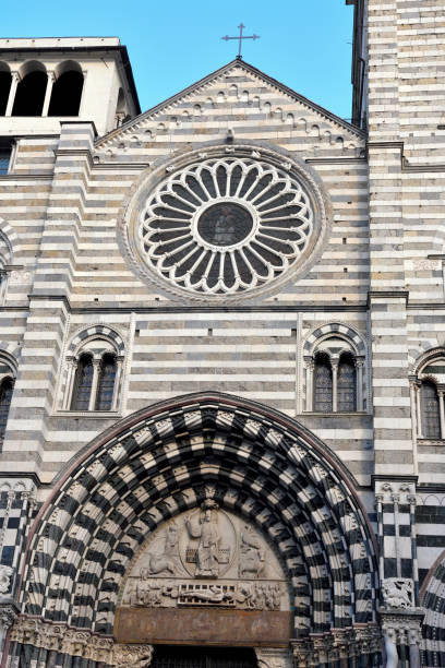 istock historic center of Genoa 1659278555