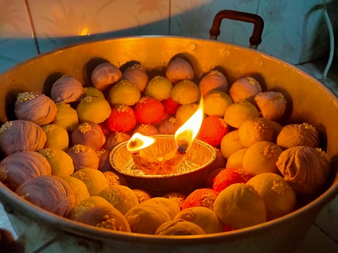 baking smoke candles Makes the dessert have a unique aroma.