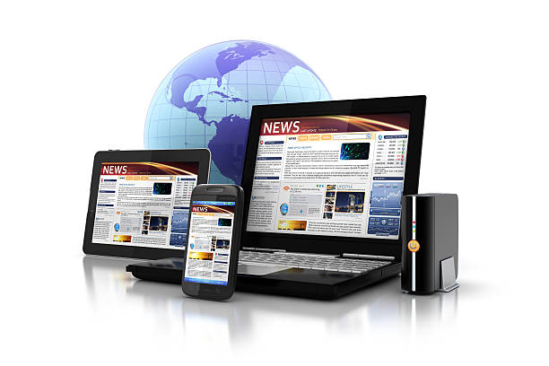 aplicações multimédia multi-plataforma & - newspaper the media digital tablet digitally generated image imagens e fotografias de stock