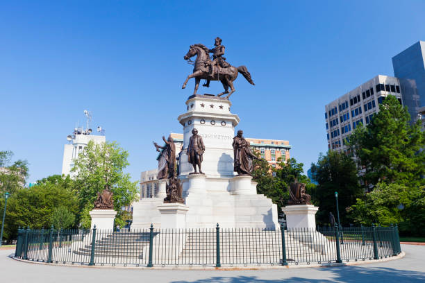 istock George Washington Statue In Richmond, Virginia 165934484