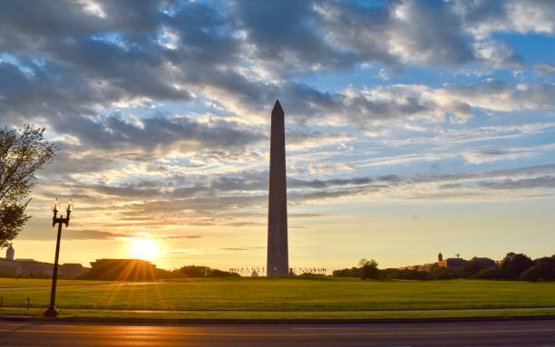 istock Early Morning at the Washington Monument 1659362459