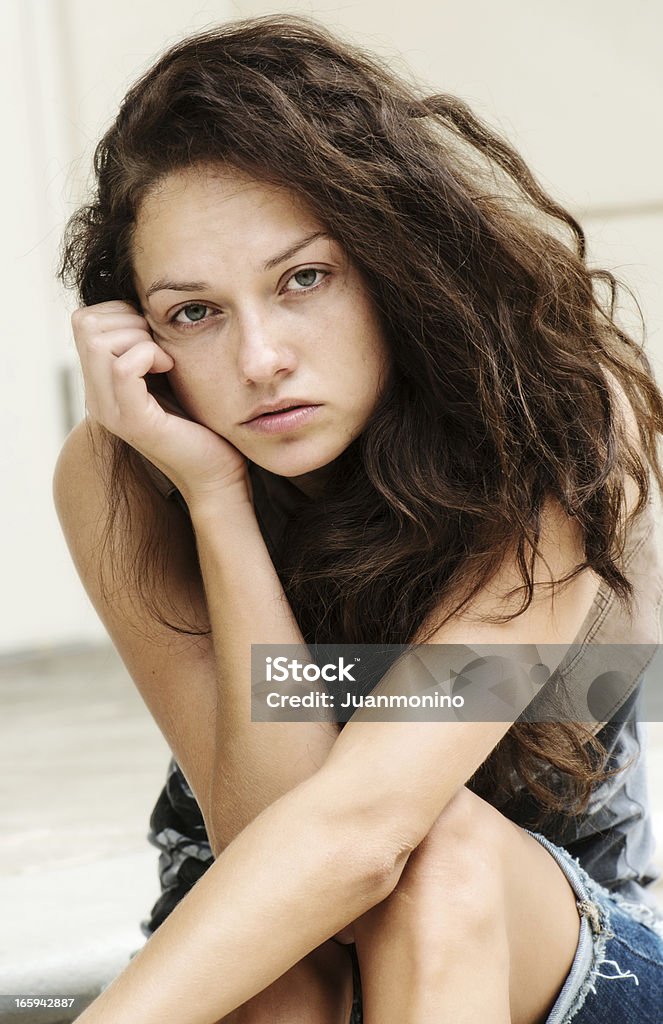 Smutny nastolatka - Zbiór zdjęć royalty-free (Osamotnienie)