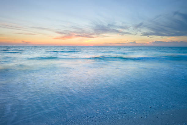 praia ocean pôr do sol - oceano atlantico imagens e fotografias de stock