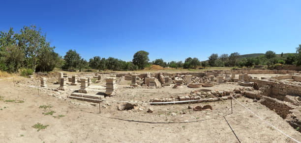 panorâmica templo de apollon smintheus, canakkale, turquia - babakale imagens e fotografias de stock