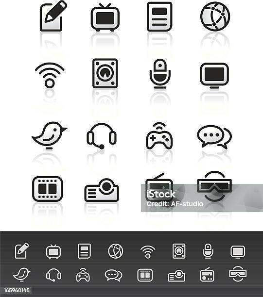 Vetores de Conjunto De Ícones De Comunicação E Multimídia e mais imagens de Brand Name Video Game - Brand Name Video Game, Caixa de Som, Comunicação