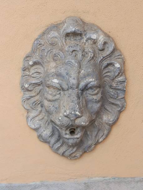 istock Lion fountain 1659685696