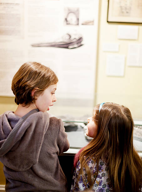 istock Children in a museum 165974936