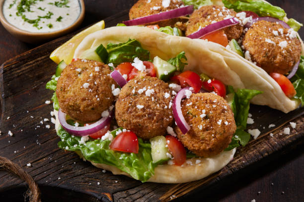istock Falafal Pita Sandwich 1659763712
