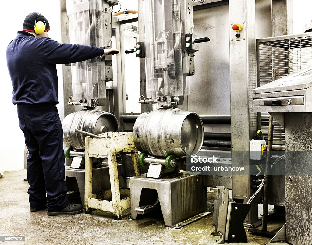 Processamento vazio cerveja kegs - Foto de stock de Barrilete royalty-free