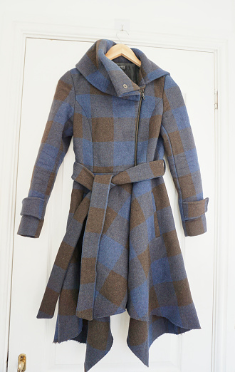 Tartan woman overcoat with wool and polyester fabric, blue and yellow color woman's coat