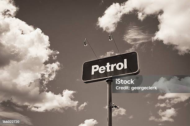 빈티지 가솔린 팻말 가솔린에 대한 스톡 사진 및 기타 이미지 - 가솔린, 간판, 개념