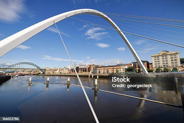 Puentes De Newcastle Foto de stock y más banco de imágenes de Agua - Agua, Aire libre, Ancho