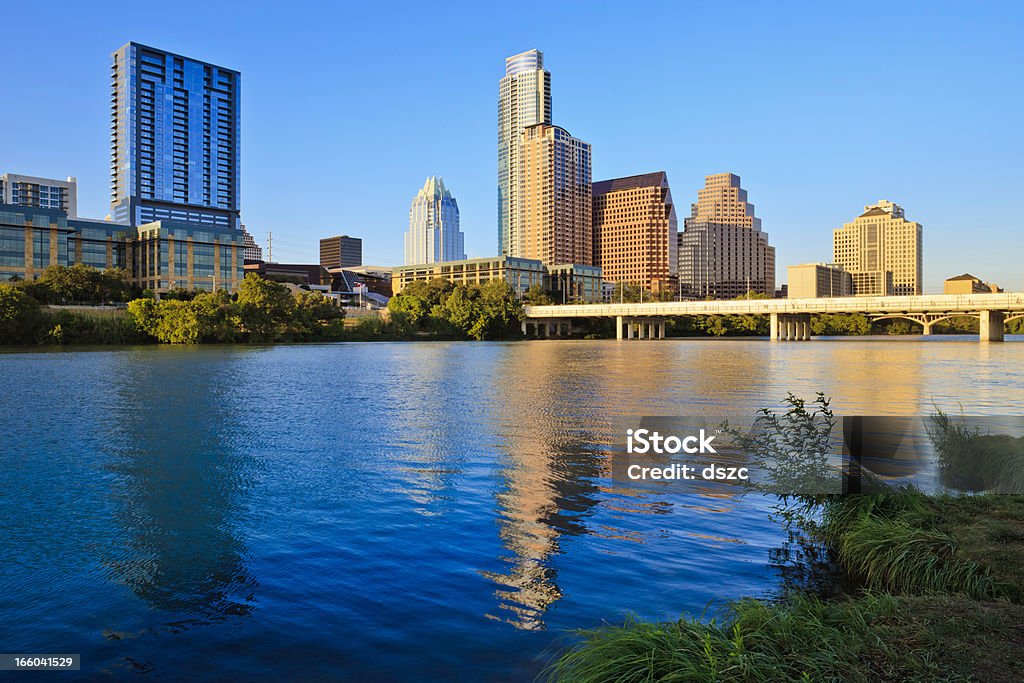D'Austin, au Texas, sur la ville et la rivière Colorado en fin d'après-midi - Photo de Austin - Texas libre de droits