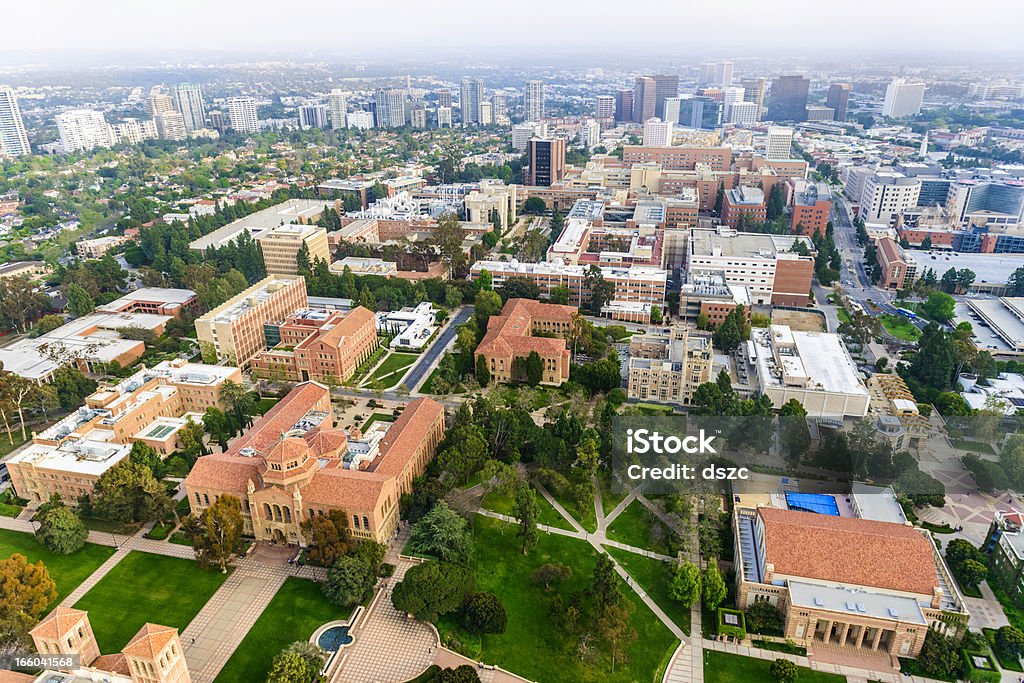 UCLA campus en Los Ángeles, California-Vista aérea - Foto de stock de Universidad de California - Los Ángeles libre de derechos