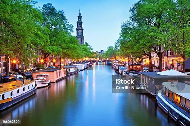 Blick Auf Den Kanal Von Hausbooten In Amsterdam Stockfoto und mehr Bilder von Amsterdam - Amsterdam, Kanal, Hausboot