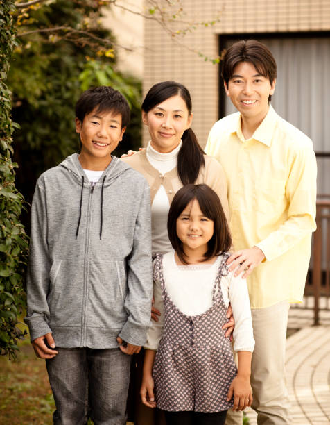 istock Japanese Family 166066409