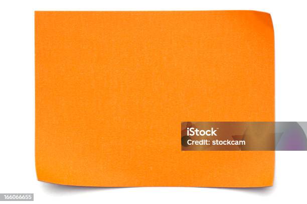 Arancio Postit Nota Su Bianco - Fotografie stock e altre immagini di Arancione - Arancione, Biglietto adesivo, Carta