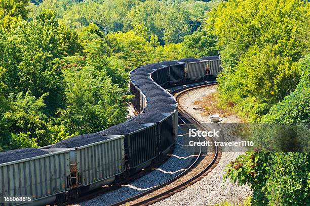 Kohlezug Stockfoto und mehr Bilder von Kohle - Kohle, Eisenbahn, Grün