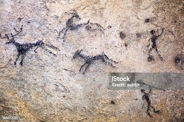 Malarstwo Jaskiniowe - zdjęcia stockowe i więcej obrazów Malarstwo jaskiniowe - Malarstwo jaskiniowe, Polowanie, Saxon Switzerland