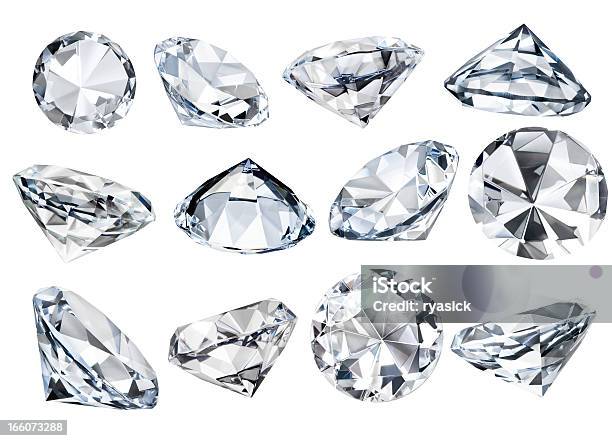 Isolado Branco Várias Formas Que Diamantes Em Diferentes Ângulos Traçado De Recorte - Fotografias de stock e mais imagens de Diamante