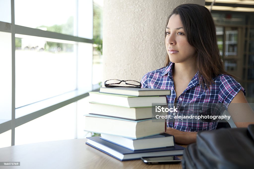 Ziemlich hispanischen Mädchen-student - Lizenzfrei Akademisches Lernen Stock-Foto