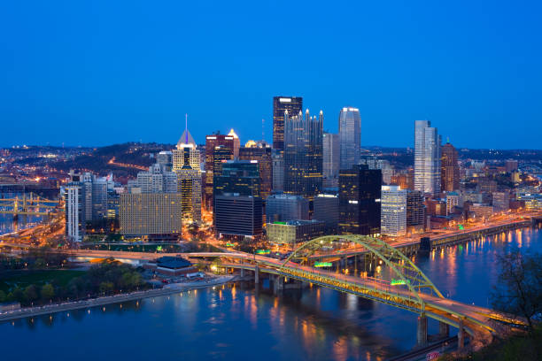 istock Pittsburgh, Pennsylvania, USA 166074100