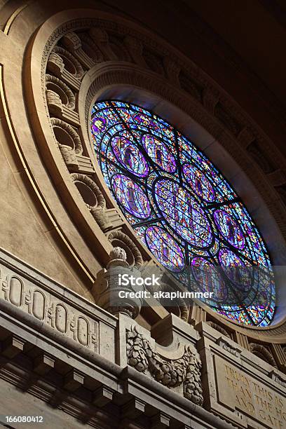 Witraż W Cathedral - zdjęcia stockowe i więcej obrazów Architektura - Architektura, Chrześcijaństwo, Duchowość